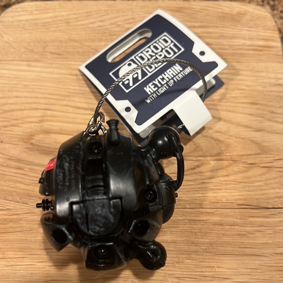 NWT Star Wars Galaxy’s Edge Sith Probe Light Up Keychain - Picture 2 of 7